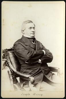 Joseph Henry, circa 1865, by Mathew Brady. Record Unit 95 - Photograph Collection, 1850s- , Smithsonian Institution Archives, Neg. No. SIA2012-7654.