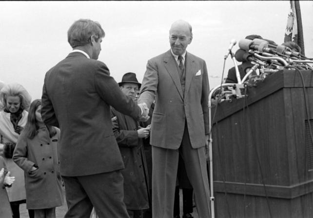 Presentation of Kennedy Aircraft 