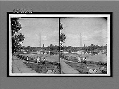 Washington Monument, by Underwood &amp; Underwood.