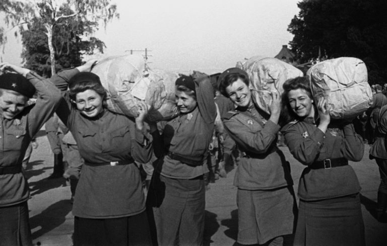 Demobilized women soldiers sent home, 1945