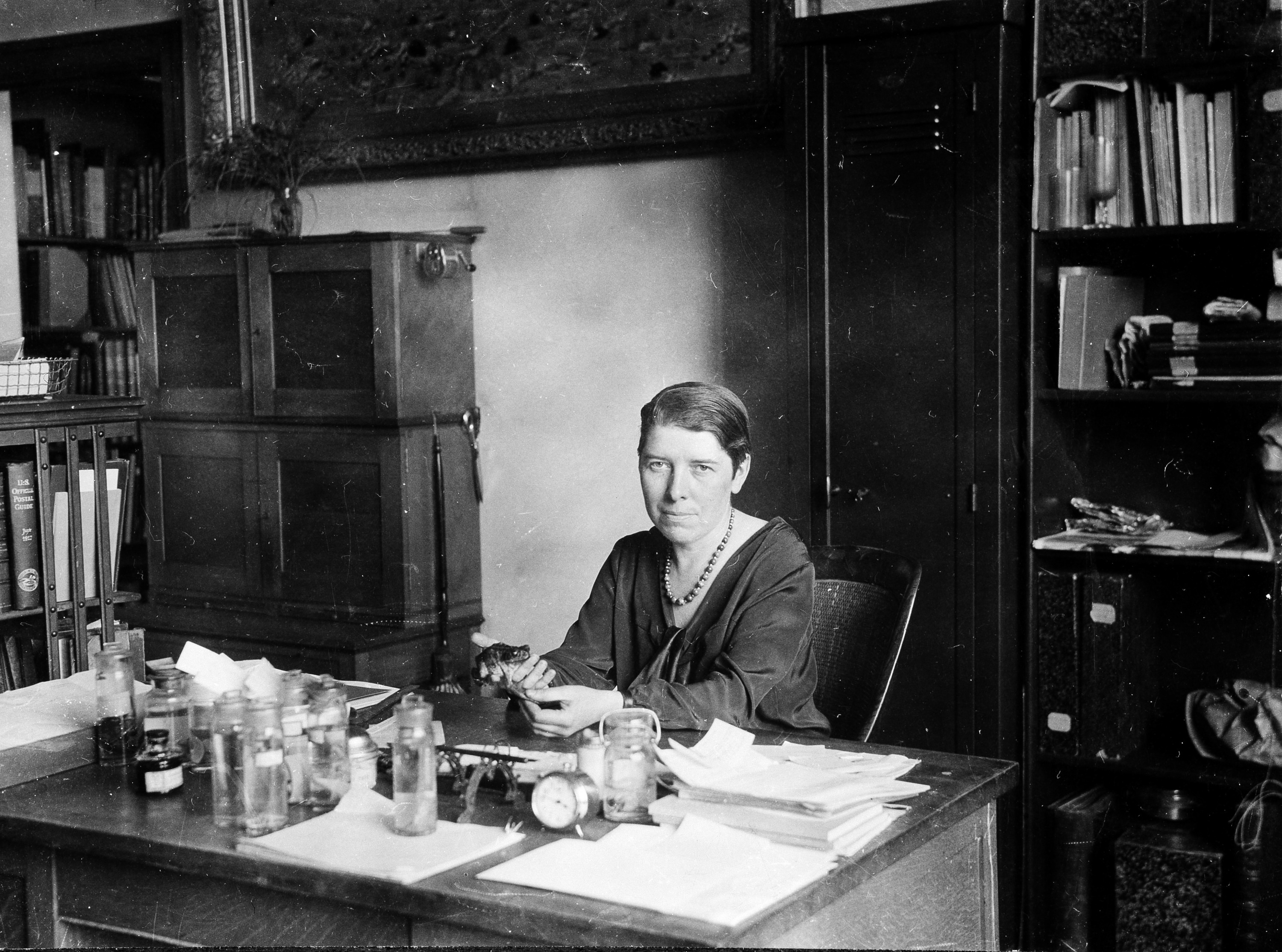 Dr. Elizabeth Harmon Uncovers the Histories of Smithsonian Women in Science