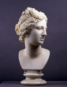 Unknown sculptor, Head of the Medici Venus, Copy of the Antique Roman Original, 1770s, marble, Real 