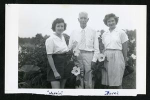 Charles G. Abbot with Margie and Zavelle, c. 1942, black-and-white photo, SIA, Accession 12-174.
