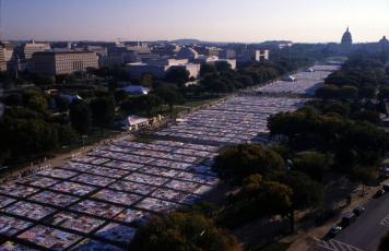 Aerial photograph of the National Mall with the NAMES Project AIDS Memorial Quilt covering the four