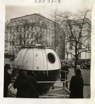 Stratosphere on the Street in Washington D.C., April 15, 1936, by Ruel P. Tolman, Record Unit 7433 - Ruel P. Tolman Collection, 1909-1964, Smithsonian Institution Archives, neg. no. SIA2011-2366 or 32233-3.