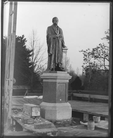 Installation of the Joseph Henry Statue