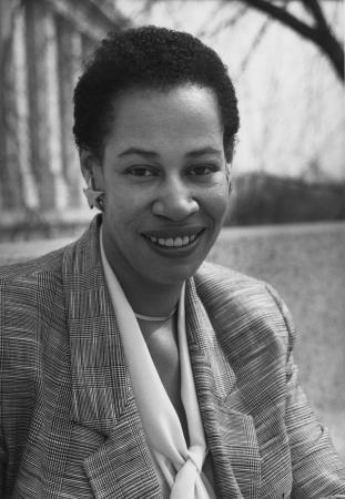 Image is of Karla Billups in front of the National Museum of Natural History.